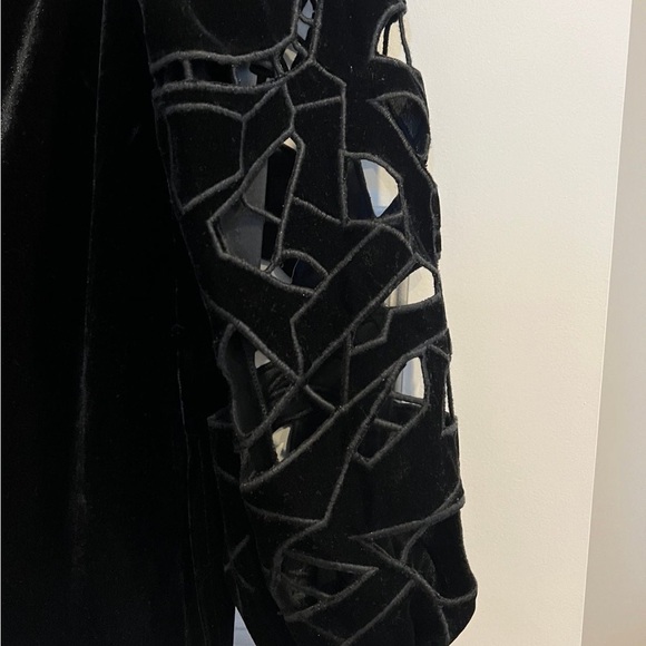 JOIE Black Velvet Blouse with Cut-out Sleeves Size Small - Picture 2 of 4